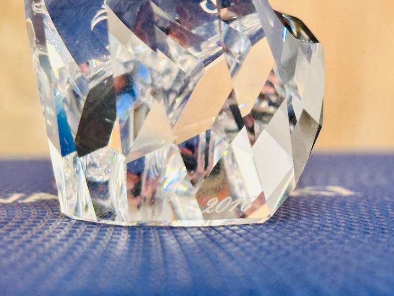 SWAROVSKI Exquisite 2016 Limited Annual Edition Collectable