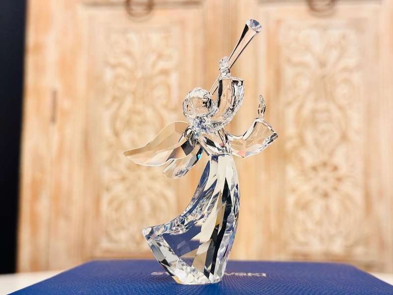 SWAROVSKI Exquisite 2016 Limited Annual Edition Collectable