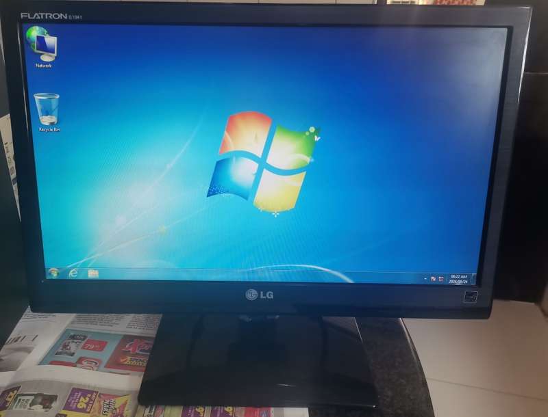 LG FLATRON E1941S - 19" LCD Monitor - Excellent condition
