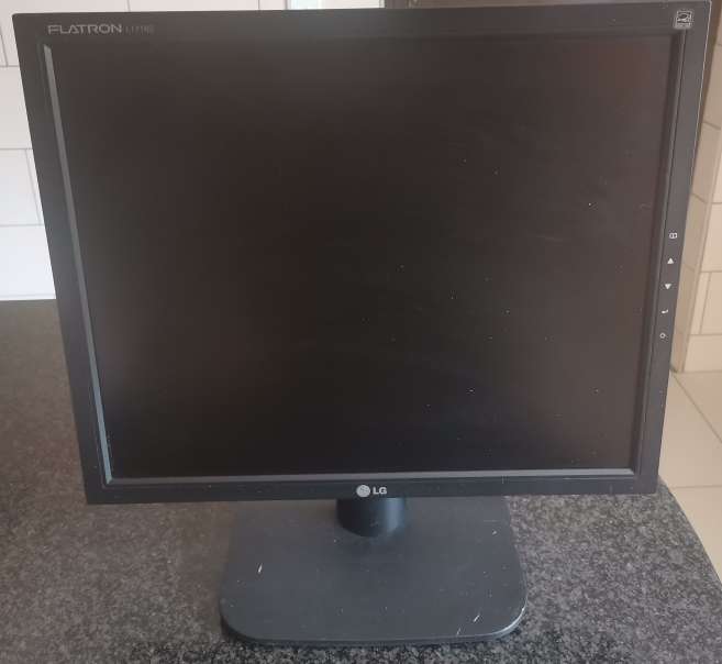 LG FLATRON L1718S 17" Monitor - VGA port only