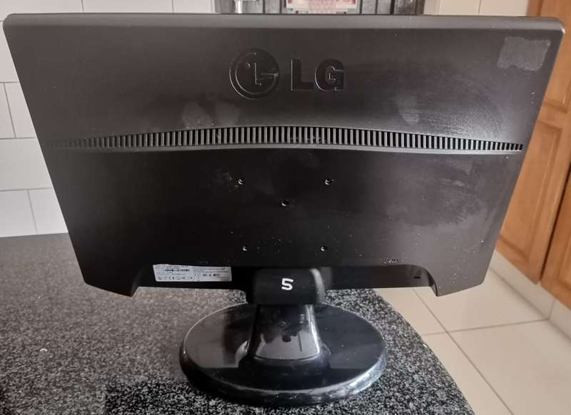 LG FLATRON W1943SS 19" Monitor - VGA port only