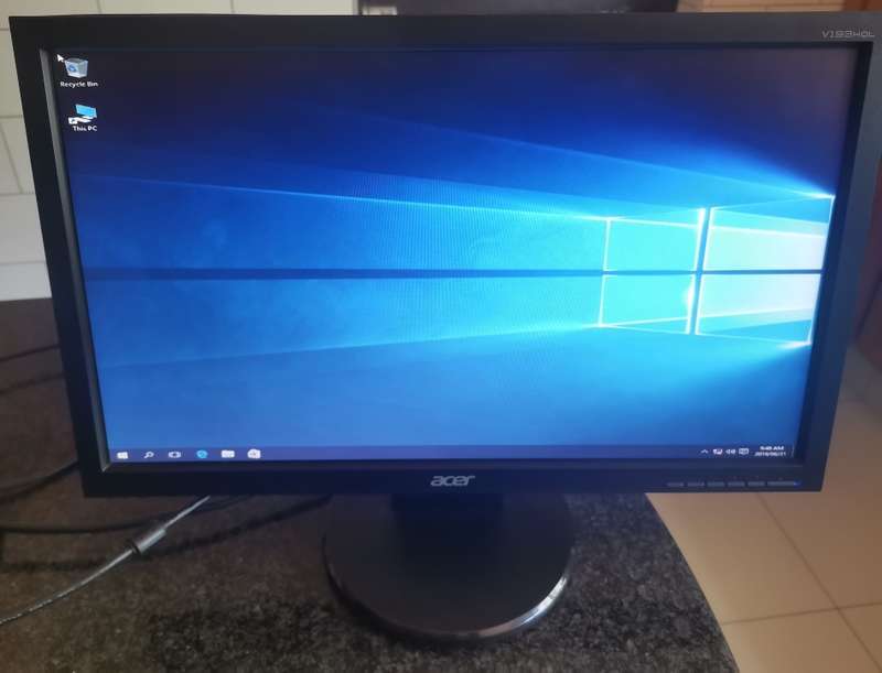 Acer V193HQL 19" Monitor - VGA port only
