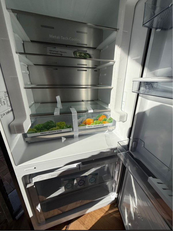 Hisense 500L Bottom-Mount Fridge Freezer  H630BSB-WD (Brand New, Small Dent)