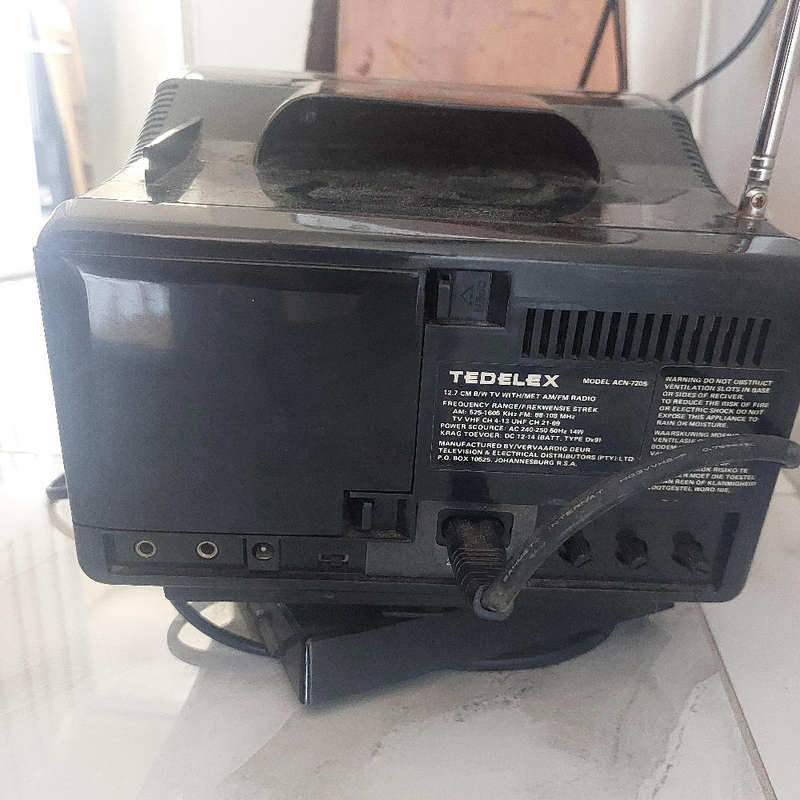 Vintage Tedelex portable Television / radio
