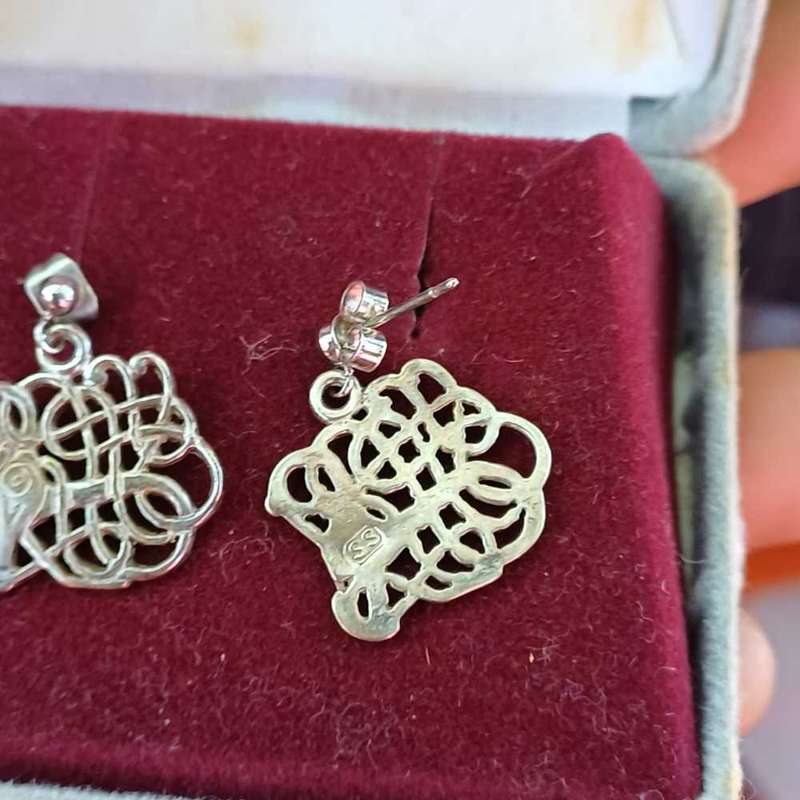 Beautiful vintage Sterling Silver earrings