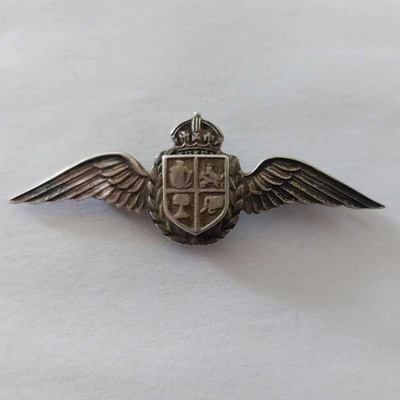 World War II 1939 - 1945  Sterling Silver SAAF navigators pin