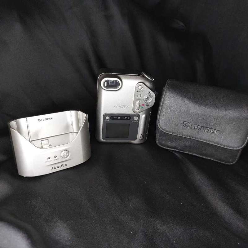 6 Vintage cameras