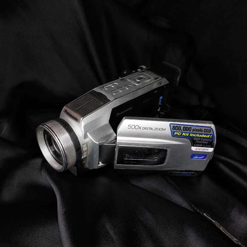 6 Vintage cameras