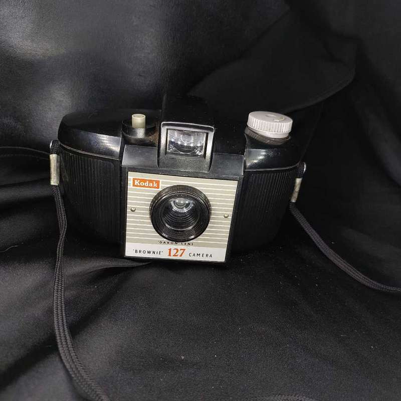 6 Vintage cameras