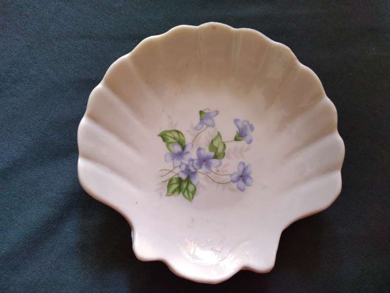 Ceramic Shell Jewelry Dish/ Trinket Dish with Violet Flower Design
