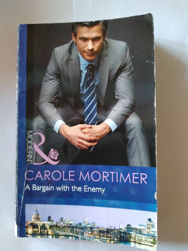 Bargin A Bargin with the Enemy by Carole Mortimer -2014