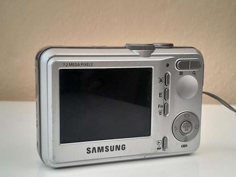 Silver Samsung D760 Digital Camera