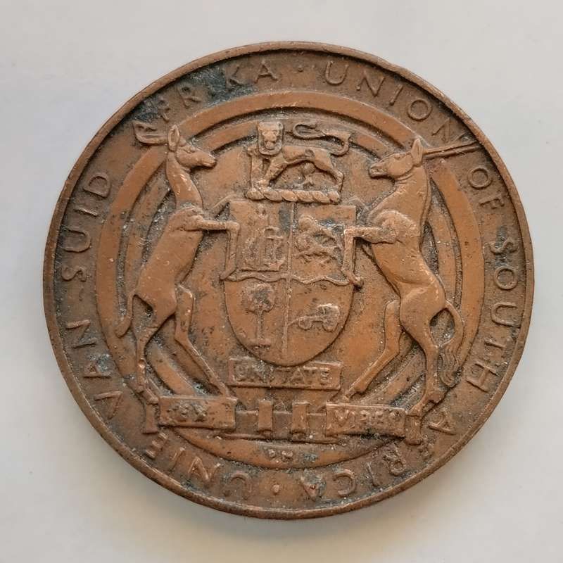 1935 South Africa Silver Jubilee of King George V and Queen Mary Bronze Medallion #M0027