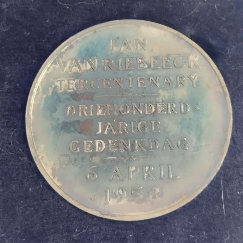 1952 Van Riebeeck Tercentenary Bronze and Silver Medallion Set in SAM Box #M0054