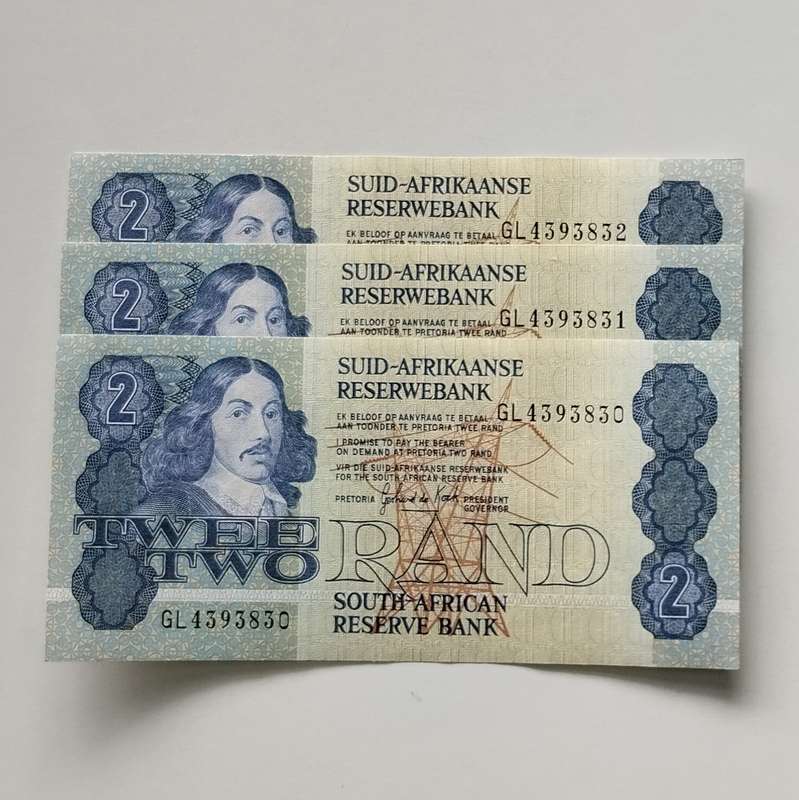 3x Uncirculated Two Rands in Sequence G de Kock 1984 Third Issue #N0022