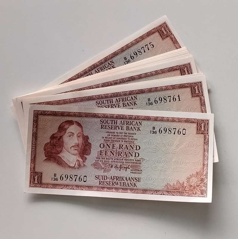 16x Uncirculated One Rands in Sequence TW de Jongh 1973 First Issue  #N0021