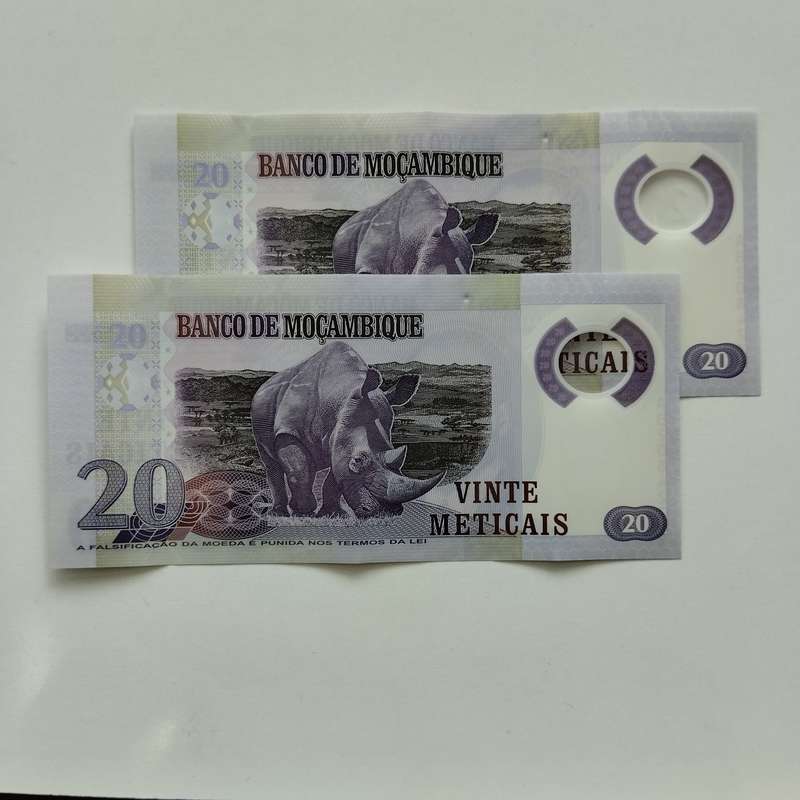 2x 2011 20 Meticais Mozambique in Sequence  #N0044