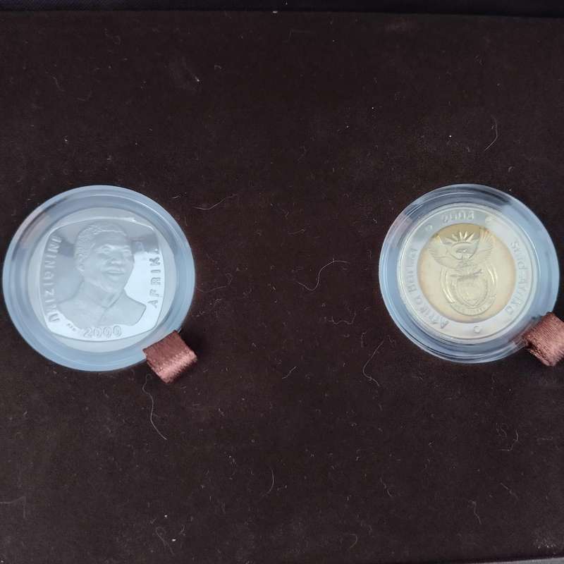 Nelson Mandela Commemorative R5 Coin Set #C0163