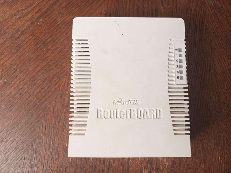 MikroTik RB951Ui-2HnD Wireless Router  Used, Great Condition