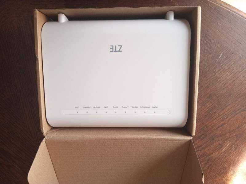 ZTE ZXHN H2884 VDSL/ADSL/Fiber Router  Boxed, Excellent Condition (DOES NOT TAKE A SIM CARD)