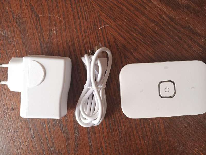 Vodafone R216 Mobile Wi-Fi (LTE MiFi)  Excellent Condition