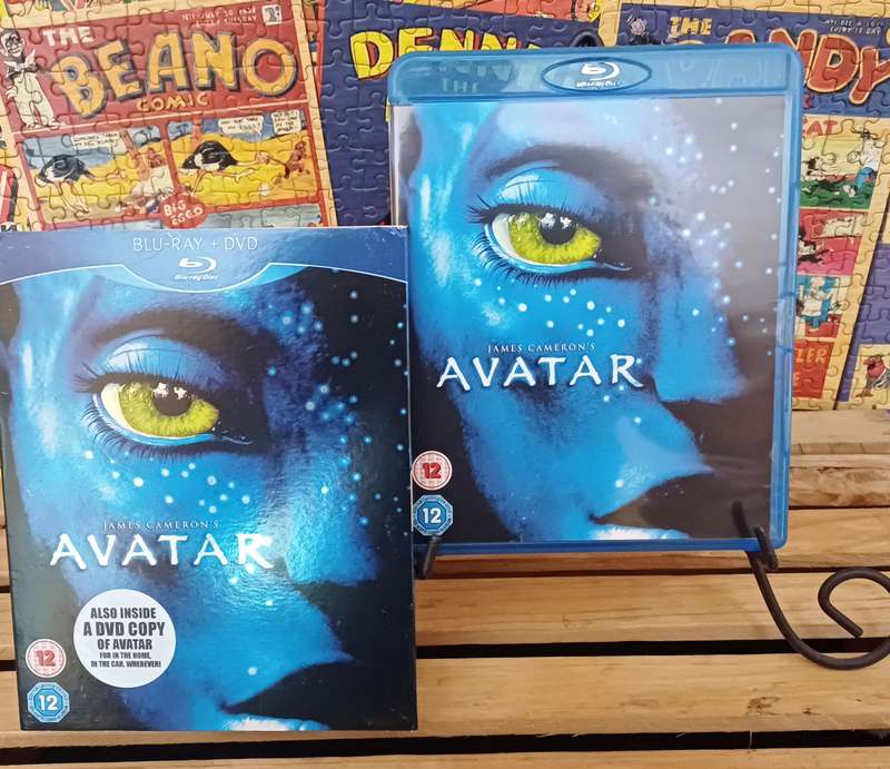 James Cameron's Avatar (Blu ray + DVD)