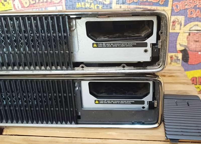 2x Xbox 360 S Console (For parts or to be fixed up)
