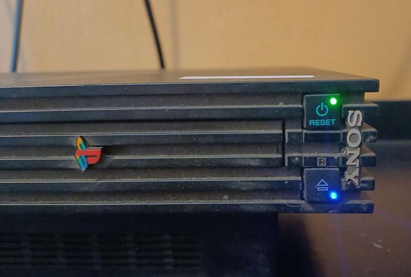Sony PlayStation 2 Fat Console Model SCPH-50004 + 2 Controllers (No cables)