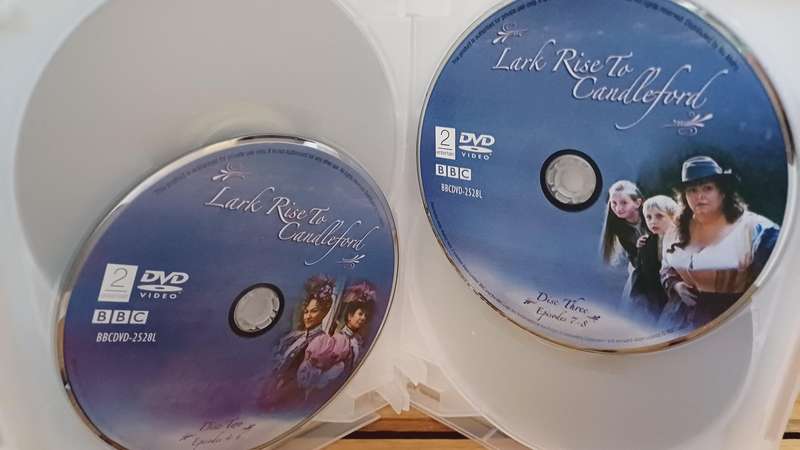 Lark Rise To Candleford - The Complete Series One