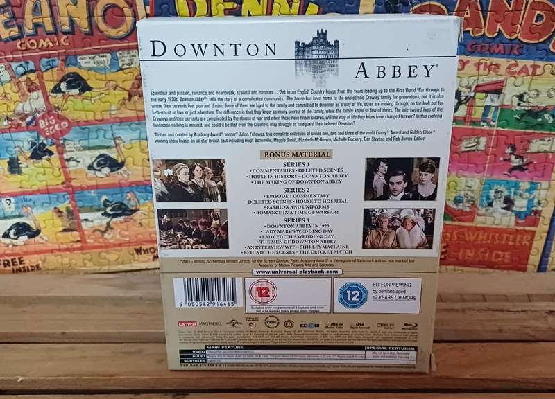 Downton Abbey - Seasons 1 - 4 + 2 Extras (Blu ray)