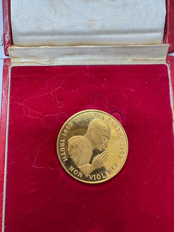 Gold coin