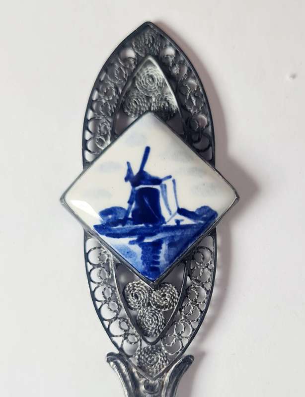 Delft spoon and Dutch thimble