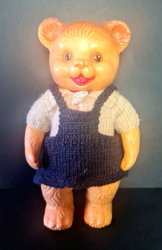 Vintage toy. Teddy bear. Rosebud