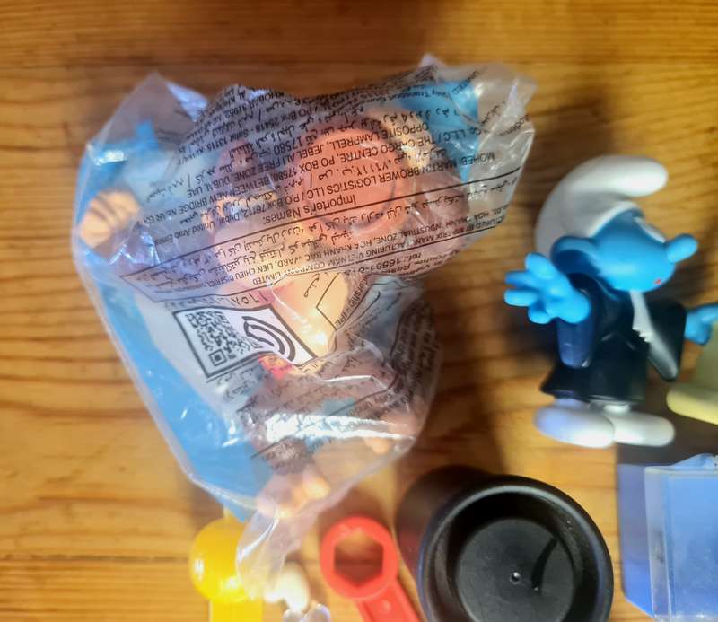 Assorted plastic items