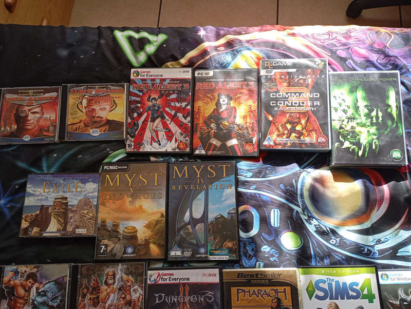 30 original pc games+ 2 Wii games