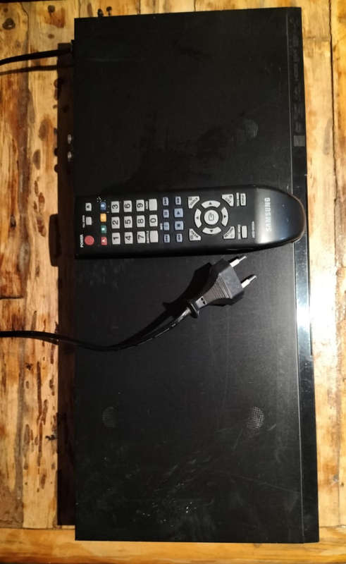 Samsung Blu-ray player & remote