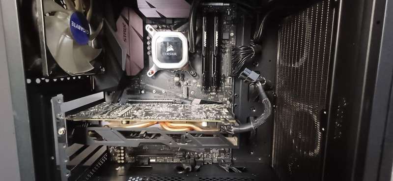 PC | i5-6600K | 16GB RAM | RX570 4GB | Liquid Cooled