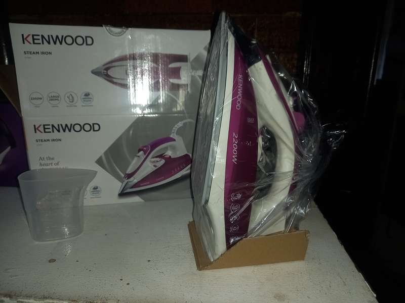 Kenwood Steam Iron 2200W - STP61.000WP