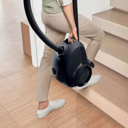Bosch 600 Watt Bagged Cylinder Vacuum Cleaner BGBS2LB1