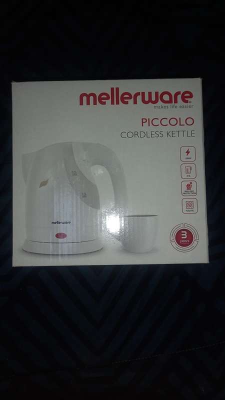 Mellerware 900ml Piccolo Mini Cordless Kettle - White