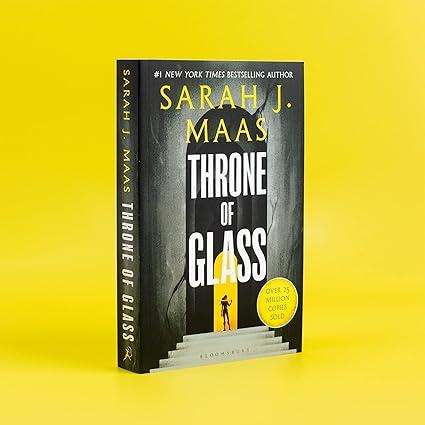 Throne of Glass  Paperback