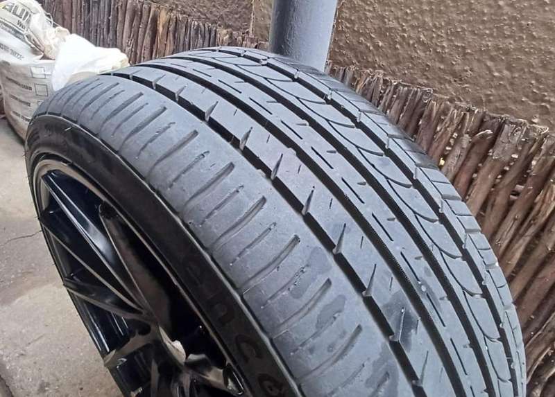 VOSSEN 19" Gloss Black Rims with 265/30/R19 & 235/30/R19 Tires  Recently Refurbished