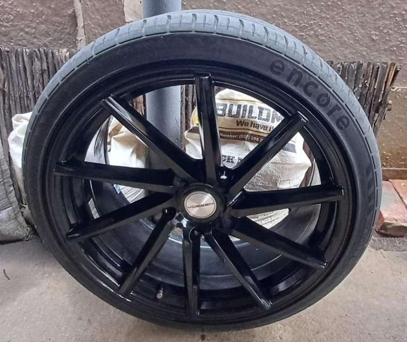VOSSEN 19" Gloss Black Rims with 265/30/R19 & 235/30/R19 Tires  Recently Refurbished