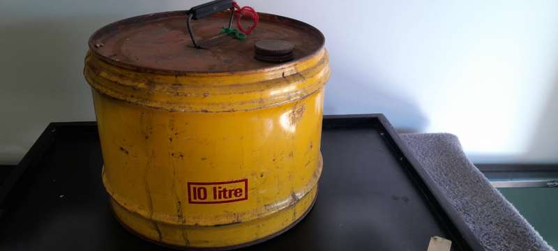 Original Antique Shell Oil Can (10L)