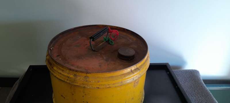 Original Antique Shell Oil Can (10L)