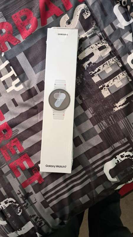 Brand New Samsung Galaxy Z Flip 7 with Samsung Watch 7 (Unopened)