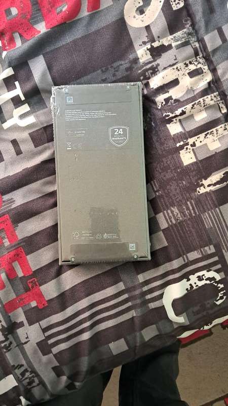 Brand New Samsung Galaxy Z Flip 7 with Samsung Watch 7 (Unopened)