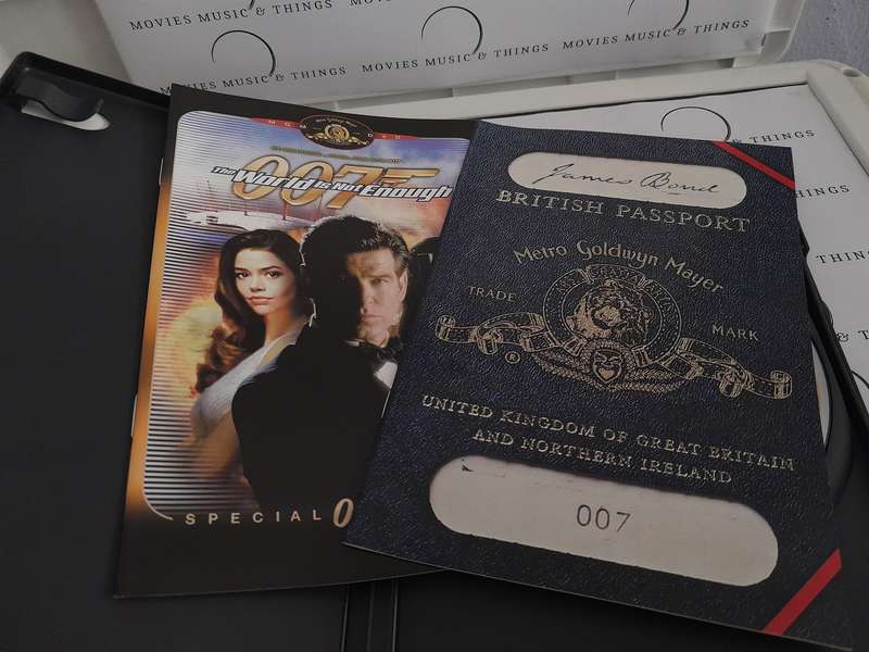 007 - 1999 - The world is not enough (DVD) Special Edition