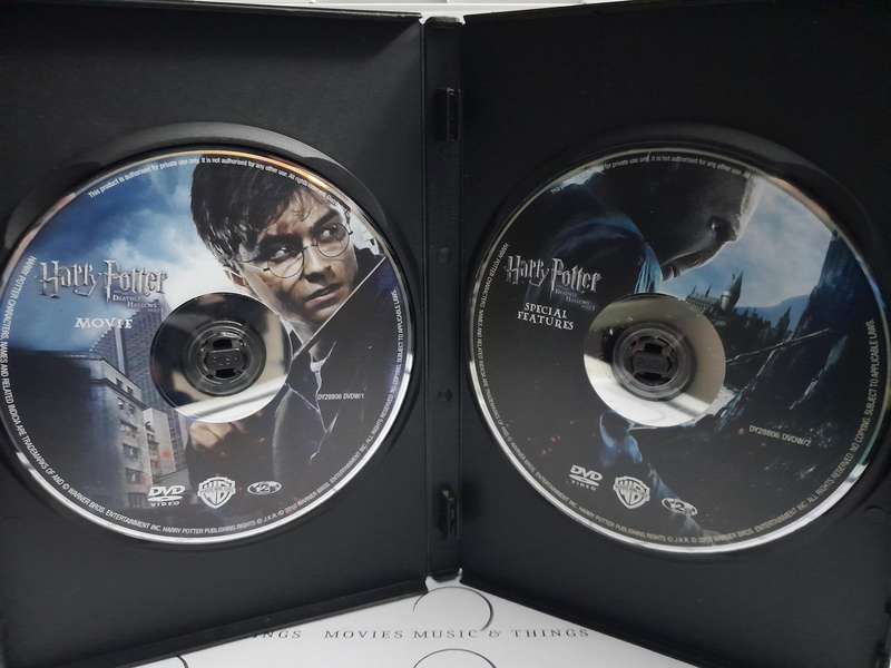 Harry Potter and the Deathly Hollows Part 1 (DVD)