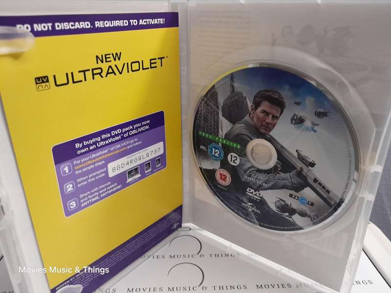 Oblivion - Tom Cruise & Morgan Freeman (DVD)